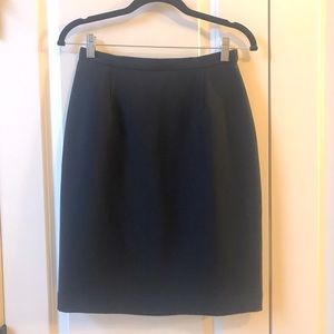 EUC Casual Corner Navy Pencil skirt